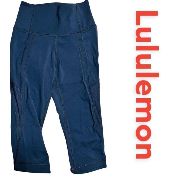 Lululemon Leggings Womens size 4 Black Capri Pants Workout Athletic Yoga Gym - Picture 1 of 6